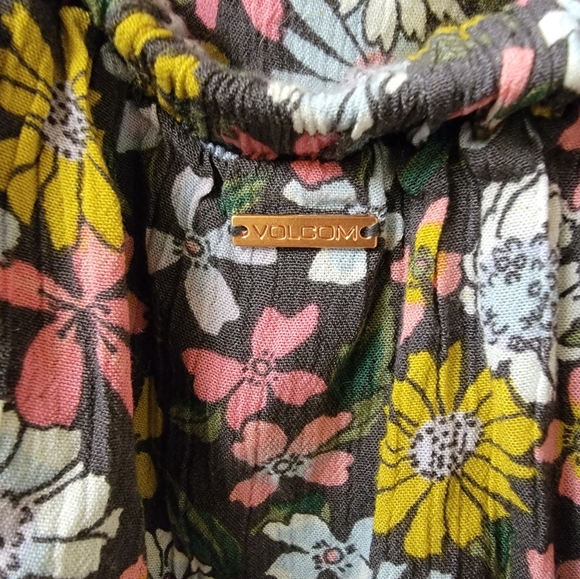 Volcom Size Small Flowy Tank Top - Picture 3 of 8